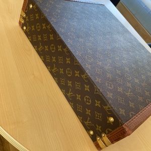 Louis Vuitton // Black Taiga Leather Robusto Briefcase – VSP